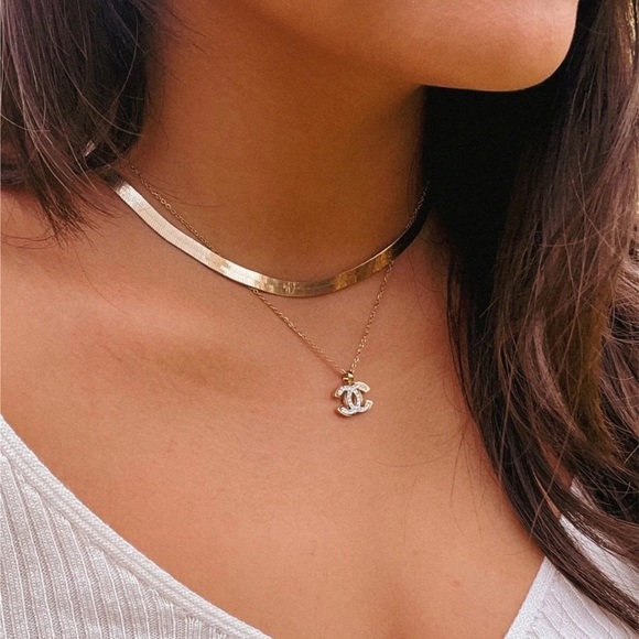 Lily Necklace Gold from 512 Jewelry - Picture 1 of 2